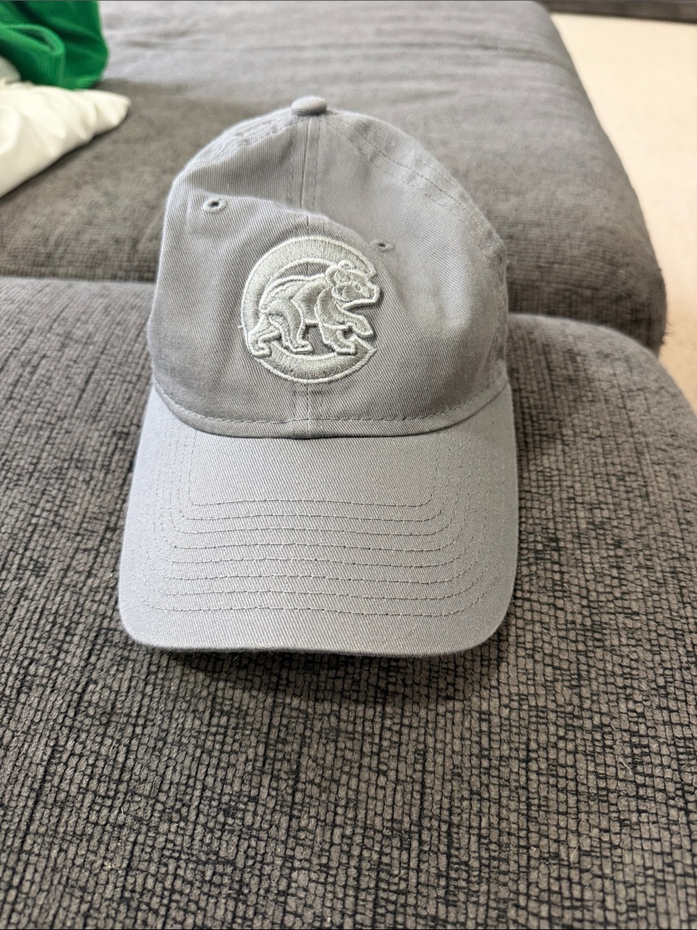 Women’s New Era Light Gray Chicago Cubs Embroidered Baseball Cap